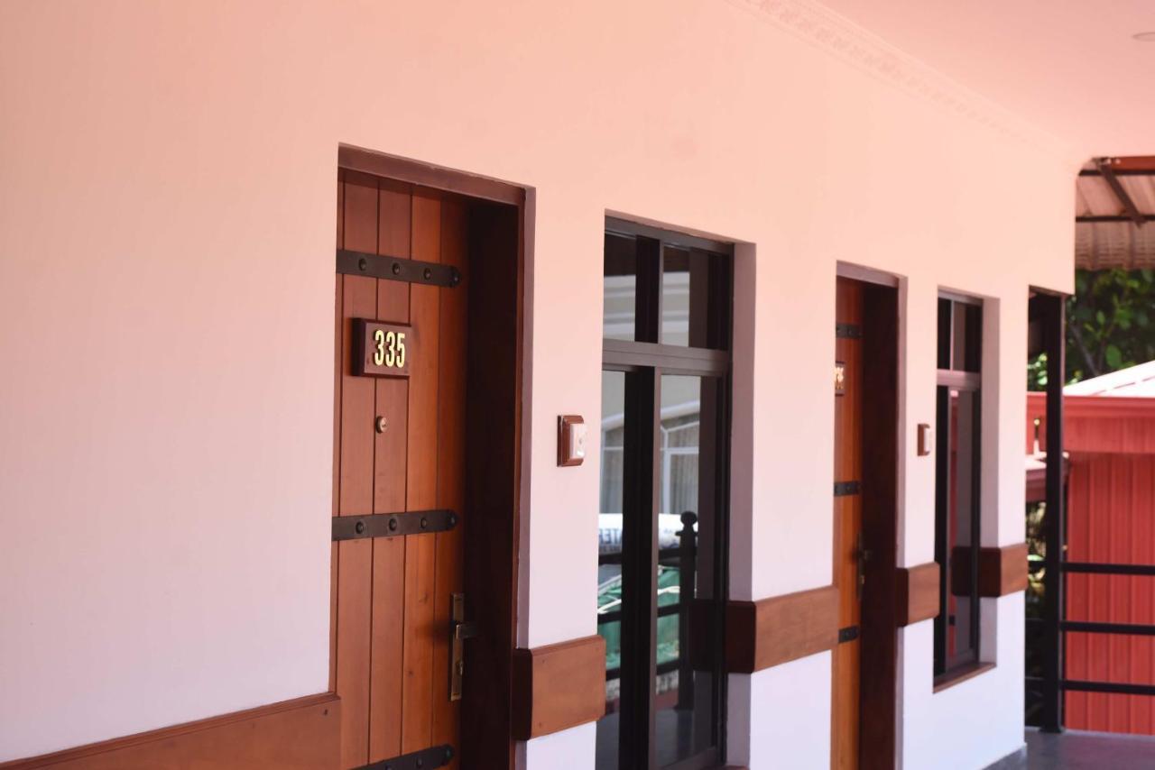 Centauria Hill Resort Ratnapura Exterior photo