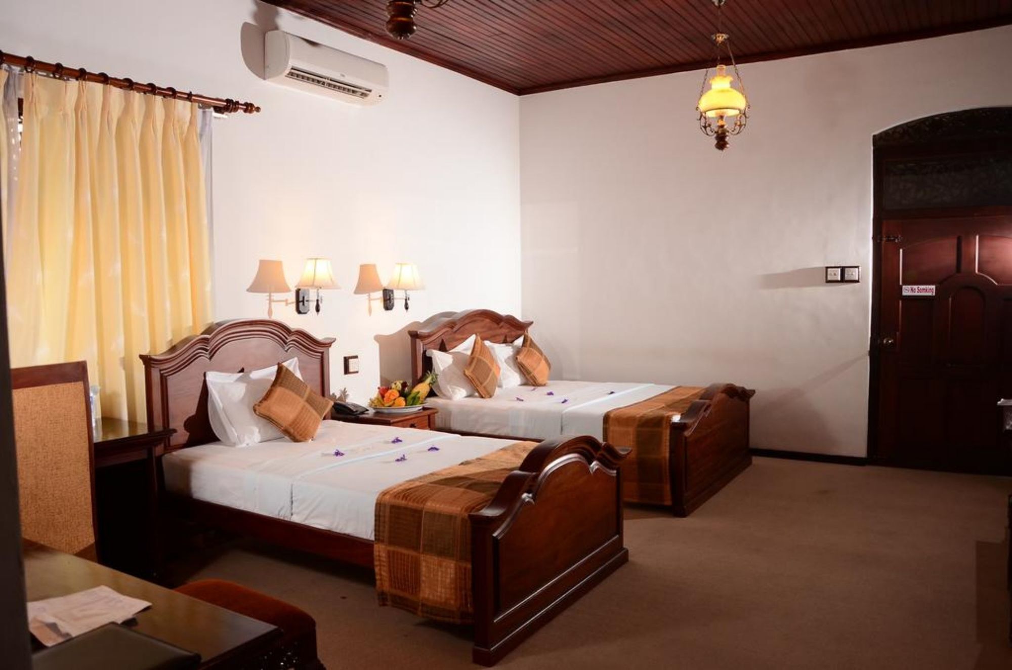 Centauria Hill Resort Ratnapura Exterior photo