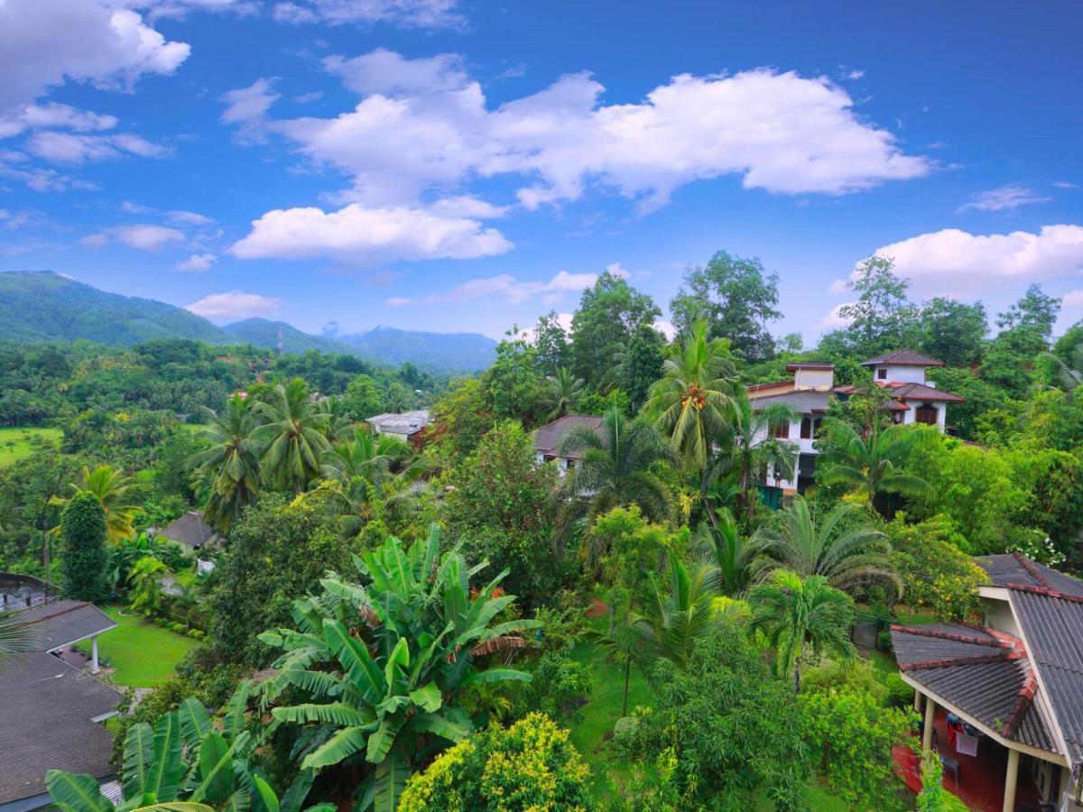 Centauria Hill Resort Ratnapura Exterior photo
